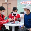 Điểm giao dịch của Viettel Telecom thời điểm 9 giờ sáng. (Ảnh: Minh Sơn/Vietnam+)