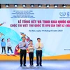 Nam sinh Đào Khương Duy giành Giải Nhất cuộc thi viết thư quốc tế UPU lần thứ 52. (Ảnh: Minh Sơn/Vietnam+)
