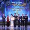 Thủ tướng Chính phủ Phạm Minh Chính đã trao giải Nhất lĩnh vực Công nghệ Số cho các tác giả, nhóm tác giả xuất sắc, với sản phẩm “Phần mềm Số hóa và mô phỏng DKS-SINOVA." (Ảnh: Ban tổ chức)