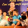 Nick Vujicic hội ngộ 21 tấm gương “tỏa sáng nghị lực Việt Nam”