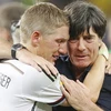 Bastian Schweinsteiger nhận băng đội trưởng tuyển Đức