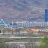 Quang cảnh khu công nghiệp chung Kaesong nhìn từ Paju, Hàn Quốc. (Nguồn: AFP/TTXVN)