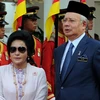 Bà Rosmah Mansor (trái) đang bị cơ quan chức năng Malaysia thẩm vấn. (Nguồn: Coconuts)