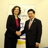 Phó Thủ tướng, Bộ trưởng Ngoại giao Phạm Bình Minh gặp Tổng thư ký UNESCO Audrey Azoulay. (Nguồn: Tâm Hằng/TTXVN)