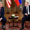 Tổng thống Mỹ Donald Trump (trái) và Tổng thống Nga Vladimir Putin trong cuộc gặp thượng đỉnh tại Helsinki, Phần Lan ngày 16/7. (Nguồn: THX/ TTXVN)