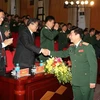 Thượng tướng Phan Văn Giang, Tổng Tham mưu trưởng Quân đội nhân dân Việt Nam, Thứ trưởng Bộ Quốc phòng với các đại biểu. (Nguồn: Dương Giang/TTXVN)