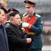 Nhà lãnh đạo Triều Tiên Kim Jong-un (giữa) tại lễ đón ở nhà ga thành phố Vladivostok, Nga, ngày 24/4/2019. (Nguồn: AFP/ TTXVN)