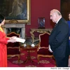 Đại sứ Nguyễn Thị Bích Huệ trình Thư ủy nhiệm lên Tổng thống Malta George Vella. (Nguồn: Phủ Tổng thống Malta)