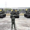 Binh lính Đài Loan (Trung Quốc) đang vận hành các mẫu xe tăng mua từ Mỹ. (Nguồn: CBS News)