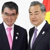 Ngoại trưởng Nhật Bản Taro Kono (trái) và người đồng cấp Trung Quốc Vương Nghị. (Nguồn: Kyodo English)