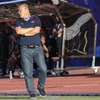 Huấn luyện viên Park Hang-seo chỉ đạo đội Việt Nam. (Ảnh: Hoàng Linh/TTXVN)