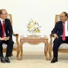 Thủ tướng Nguyễn Xuân Phúc trong một buổi tiếp ông Park Hang Seo, Huấn luyện viên trưởng Đội tuyển bóng đá nam Việt Nam. (Ảnh: Thống Nhất/TTXVN)