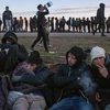 Những người di cư đang tìm đường đến châu Âu. (Ảnh: NYT)