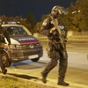 Cảnh sát tuần tra trên đường phố tại Vienna, Áo, sau khi xảy ra các vụ tấn công ngày 2/11/2020. (Ảnh: THX/TTXVN)
