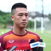 Tiền vệ Huy Hùng cho biết tuyển Việt Nam đã nghiên cứu rất kỹ và có phương án hoá giải đối thủ Thái Lan. (Ảnh: Nguyên An)