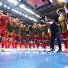 Ở vòng 1/8, tuyển futsal Việt Nam một lần nữa giữ vững tinh thần, lối chơi hợp lý để ép đối thủ Nga được đánh giá cao hơn vào thế khó khăn. (Ảnh: Getty Images)