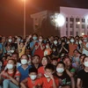 Hàng nghìn người dân Việt Trì cổ vũ U23 Việt Nam qua màn hình LED