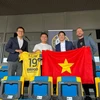 Quang Hải chính thức gia nhập Pau FC trong lần đầu tiên xuất ngoại thi đấu. (Ảnh: FBNV) 