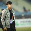 Huấn luyện viên Shin Tae-yong thất thần nhìn cầu thủ khi đội nhà chịu bàn thua thứ hai trước Việt Nam ở bán kết AFF Cup 2022. (Ảnh: PV/Vietnam+) 