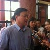 Bộ trưởng Đinh La Thăng trả lời phỏng vấn bên lề Quốc hội. (Ảnh: V.H/Vietnam+).
