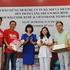 BTMU và VietinBank tặng quà trẻ em Làng Hòa Bình 