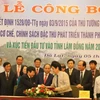 Lãnh đạo tỉnh Lâm Đồng và LienVietPostBank tham gia ký kết dưới sự chứng kiến của Thủ tướng Nguyễn Xuân Phúc. (Nguồn: LienVietPostBank)