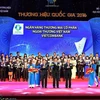 Lãnh đạo Vietcombank nhận giải từ ban tổ chức. (Nguồn: Vietcombank)