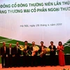 Các thành viên được bầu bổ sung vào HĐQT Vietcombank nhiệm kỳ 2013-2018 ra mắt tại đại hội. (Nguồn: Vietcombank) 