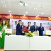 Lãnh đạo hai bên tham gia ký kết. (Nguồn: Vietcombank)