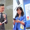 Khách hàng hào hứng trải nghiệm tính năng thanh toán bằng thẻ Maritime Bank Mastercard qua ứng dụng di động Samsung Pay tại buổi lễ ra mắt. (Nguồn: Maritime Bank)