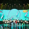 Các em nhỏ "lá chưa lành" của chương trình góp mặt trong tiết mục múa mở màn của đêm gala. (Ảnh: CTV/Vietnam+)