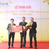 Anh Nhữ Đình Hiếu (Hải Phòng) trở thành chủ nhân của giải thưởng giá trị trị giá 1 kg vàng. (Ảnh: CTV/Vietnam+)