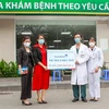 VietinBank trao tặng 5 máy trợ thở đặc biệt với tổng trị giá 3 tỷ đồng cho Bệnh viện Bạch Mai. (Ảnh: Vietnam+)
