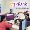 Giao dịch tại TPBank. (Ảnh: Vietnam+)