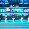 Đại diện Ngân hàng Nhà nước, BIDV và Nhà thầu tham gia thực hiện nghi thức ra mắt hệ thống BIDV Open API. (Ảnh: PV/Vietnam+)