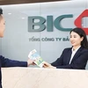 BIC dành 18.000 quà tặng khách hàng Bancassurance. (Ảnh: Vietnam+)