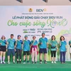 Ban Tổ chức phát động Giải chạy “BIDVRUN - Cho cuộc sống Xanh” năm 2024 tại Trụ sở chính BIDV. (Ảnh: Vietnam+)