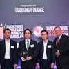 Đại diện Vietcombank nhận giải thưởng tại lễ trao giải ABF 2024. (Ảnh: Vietnam+)