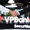 VPBankS) hiện đang triển khai bộ 3 ưu đãi bao gồm miễn phí giao dịch chứng khoán. (Ảnh: Vietnam+)