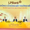 Đoàn chủ toạ điều hành Đại hội đồng cổ đông bất thường LPBank 2024. (Ảnh: Vietnam+)