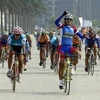 Hơn 100 cuarơ đua xe đạp về Điện Biên Phủ