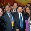 Chủ tịch nước Nguyễn Minh Triết gặp gỡ thân mật bà con kiều bào. (Ảnh: Nhan Sáng/TTXVN)