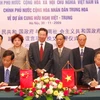 Lễ ký kết Dự án Cung hữu nghị Việt-Trung (Ảnh: Hồng Kỳ/TTXVN)