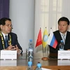 Chủ tịch nước Nguyễn Minh Triết và Tổng thống Cộng hòa Kalmykia Kirsan Ilyumzhinov (Ảnh: Nguyễn Khang/TTXVN)