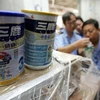 Buộc đóng cửa gần 50% công ty sữa Trung Quốc