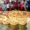 Bánh Trung Thu khổng lồ có đường kính tới 80cm