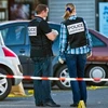 Cảnh sát tiến hành phong tỏa hiện trường trong vụ bắn chết binh sĩ tại Toulouse (Nguồn: AP)