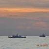 Tàu hải giám Trung Quốc tại vùng biển tranh chấp với Philippines (Ảnh: Reuters)