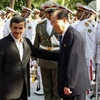 Chủ tịch Ủy ban Thường vụ Hội nghị Nhân dân Tối cao Triều Tiên Kim Yong Nam và Tổng thống Iran Mahmoud Ahmadinejad (Ảnh: Getty Images)