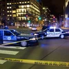 Boston tê liệt do cuộc truy lùng nghi phạm đánh bom